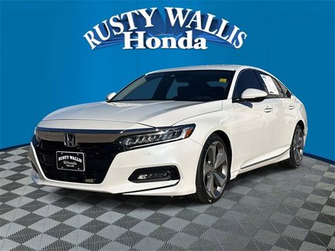 Used 2020 Honda Accord Touring image 4