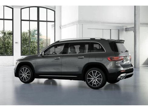 Used 2025 Mercedes-Benz GLB 35 AMG 4MATIC image 30