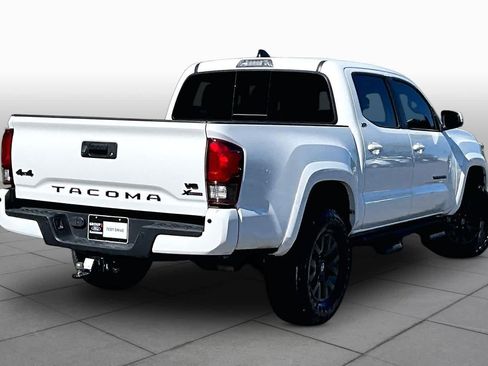 Used 2023 Toyota Tacoma SR5 AWD/4WD image 13