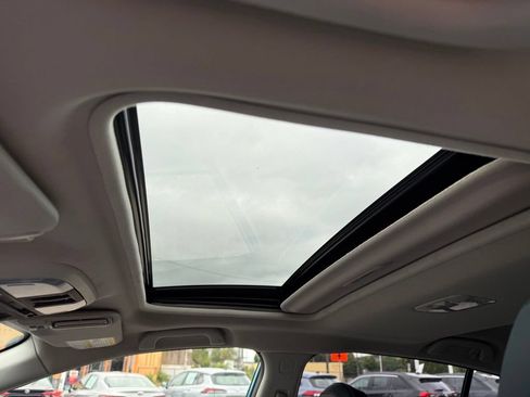 Used 2020 Subaru Crosstrek Hybrid w/ Moonroof Package w/Navigation AWD/4WD image 19