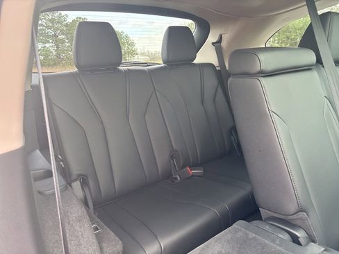 Used 2023 Acura MDX FWD image 57