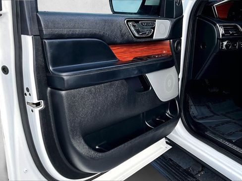 Used 2020 Lincoln Navigator Reserve w/ Equipment Group 208A Reserve image 18