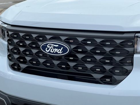 New 2026 Ford Maverick Lariat w/ 4K Tow Package AWD/4WD image 36