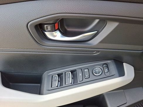 Used 2025 Honda Accord LX image 13