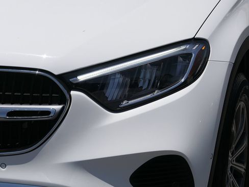 Used 2024 Mercedes-Benz GLC 300 image 8