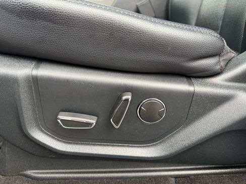 Used 2019 Ford Expedition XLT w/ Equipment Group 201A RWD image 13