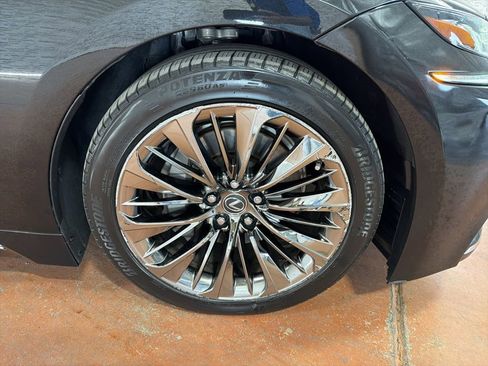 Used 2020 Lexus LS 500 w/ Accessory Package (Z2) image 10