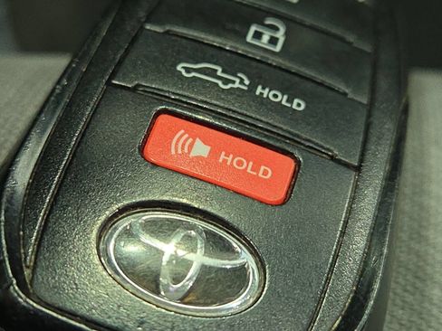 Used 2022 Toyota Tundra SR5 AWD/4WD image 29