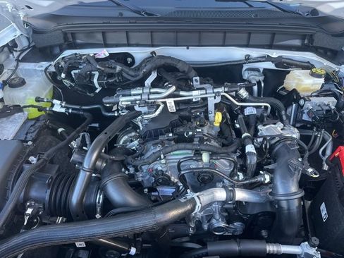 New 2025 Ford Bronco Base image 32