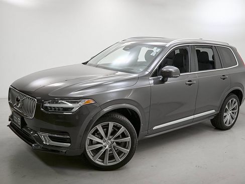 Certified 2023 Volvo XC90 B6 Ultimate w/ Lounge Package image 3