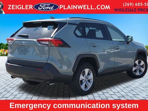 Used 2021 Toyota RAV4 XLE AWD/4WD image 5