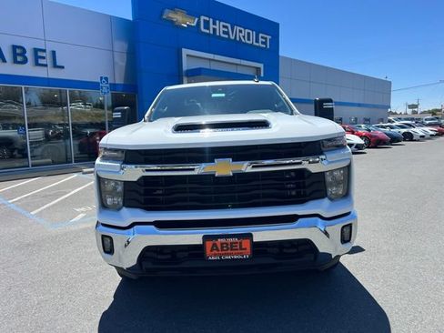 Used 2025 Chevrolet Silverado 2500 LT w/ Convenience Package AWD/4WD image 2