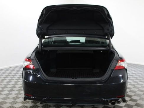 Used 2018 Toyota Camry SE w/ Moonroof Package image 17