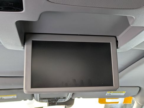 Certified 2019 Honda Pilot Touring image 27