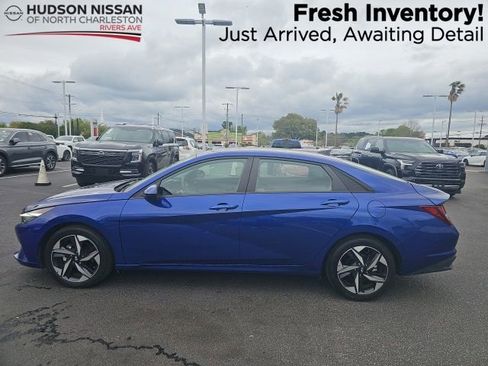 Used 2023 Hyundai Elantra SEL w/ Convenience Package image 1