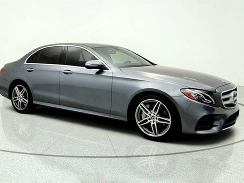 Used 2020 Mercedes-Benz E 350 Sedan image 3