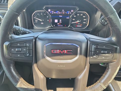 Used 2021 GMC Sierra 1500 AT4 w/ AT4 Value Package AWD/4WD image 12