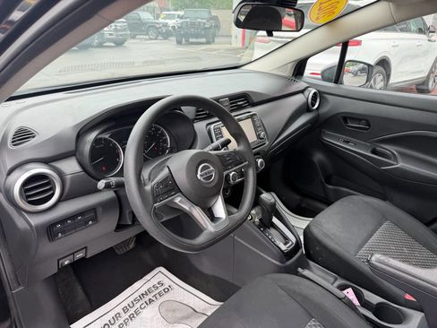 Used 2021 Nissan Versa S FWD image 10