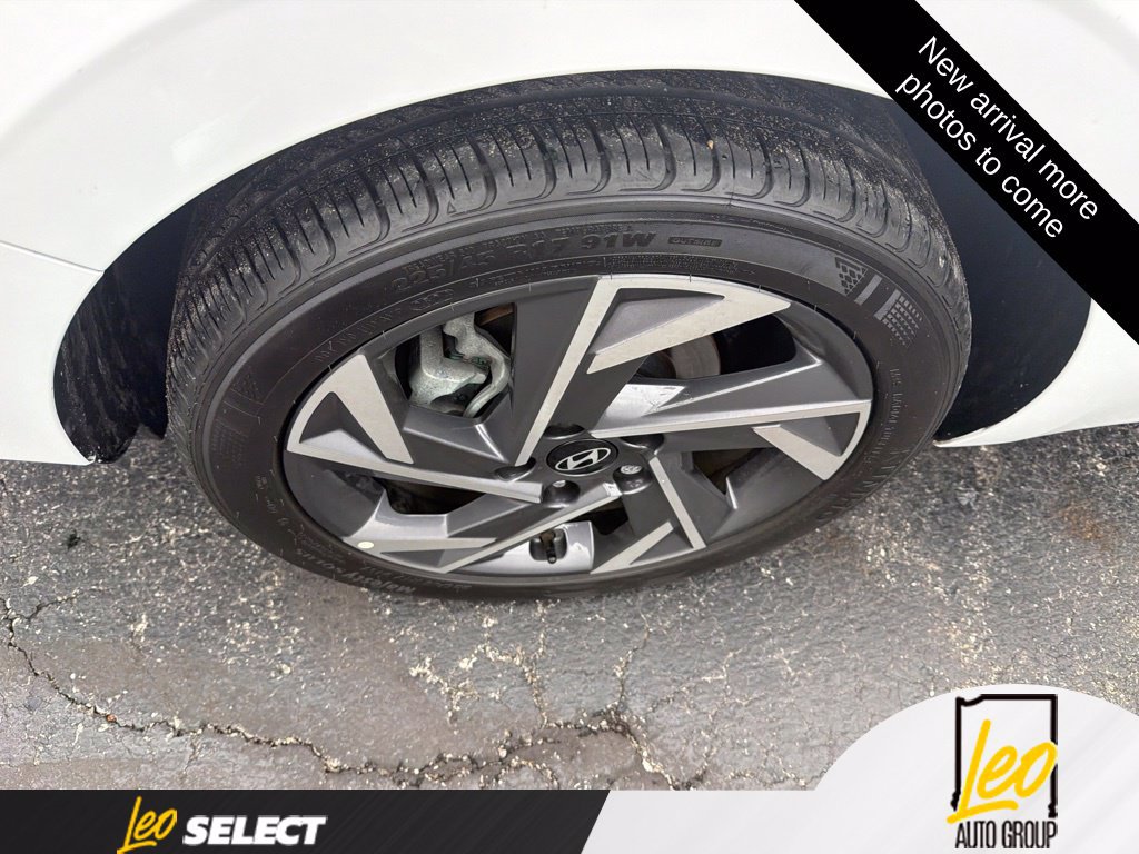 Used 2024 Hyundai Elantra SEL w/ Convenience Package FWD image 11