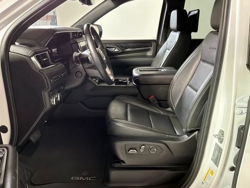 Used 2024 GMC Yukon Denali w/ Denali Reserve Package AWD/4WD image 11