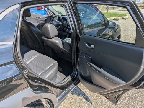 Used 2021 Hyundai Kona Limited AWD/4WD image 36