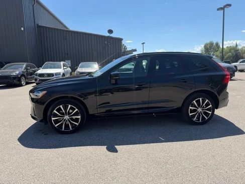 Used 2024 Volvo XC60 B5 Plus AWD/4WD image 16