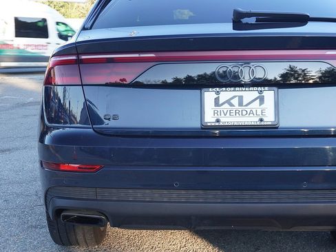 Used 2024 Audi Q8 Premium image 15