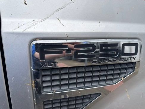 Used 2010 Ford F250 4x4 SuperCab Super Duty image 4