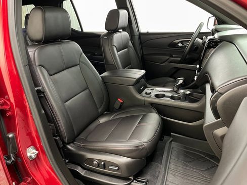 Used 2023 Chevrolet Traverse RS w/ LPO, Floor Liner Package image 40
