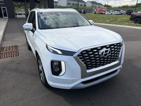 Used 2022 Hyundai Palisade Limited w/ Cargo Package FWD image 6
