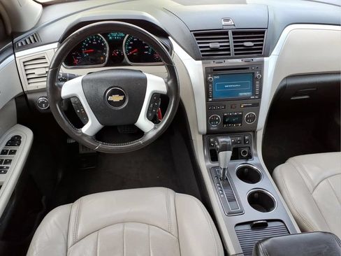 Used 2009 Chevrolet Traverse LTZ AWD/4WD image 9