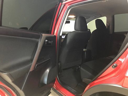 Used 2015 Toyota RAV4 LE FWD image 15