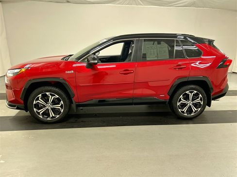 Used 2024 Toyota RAV4 XSE image 6