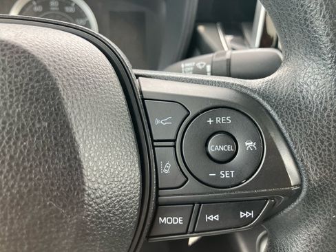 Used 2020 Toyota Corolla LE FWD image 23