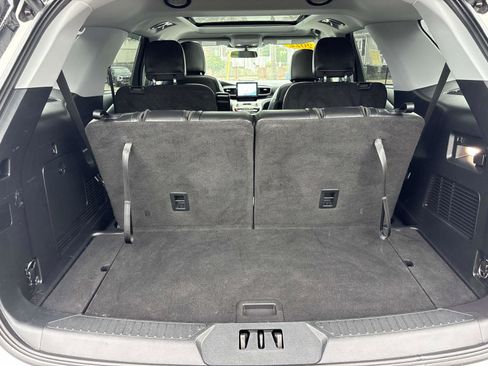 Used 2022 Ford Explorer XLT w/ Equipment Group 202A image 18