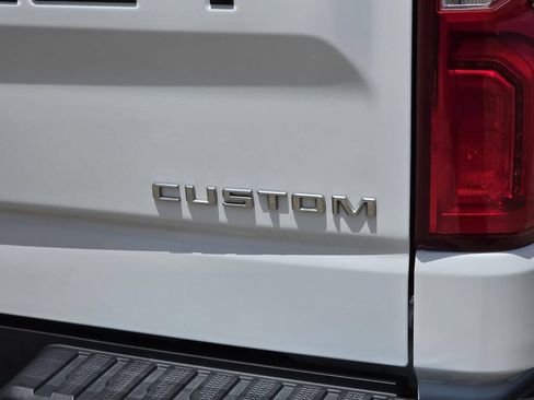 Used 2021 Chevrolet Silverado 1500 Custom w/ Safety Confidence Package RWD image 8