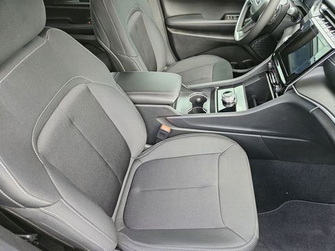 New 2025 Jeep Grand Cherokee L Laredo image 16