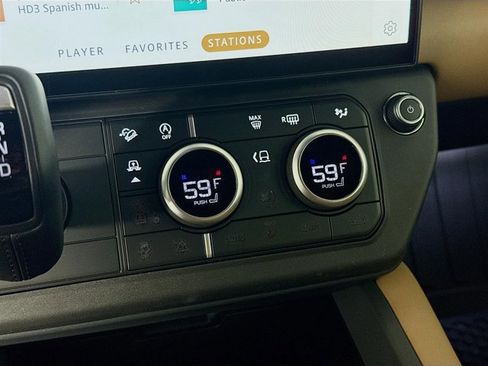 New 2026 Land Rover Defender 110 X-Dynamic SE image 18