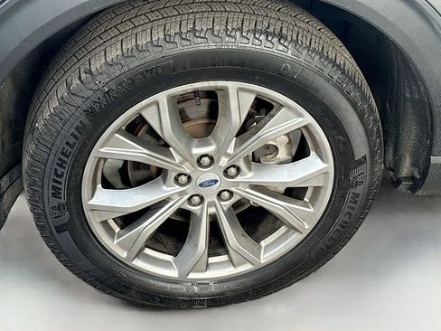 Used 2023 Ford Explorer XLT w/ Equipment Group 202A AWD/4WD image 34