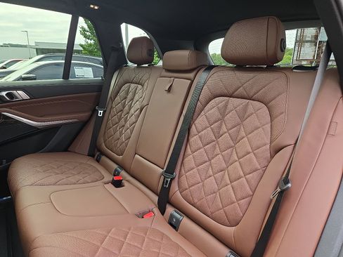 Used 2026 BMW X5 xDrive40i w/ Climate Comfort Package image 5