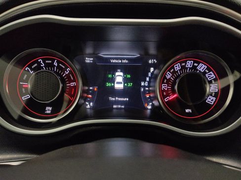 Used 2015 Dodge Challenger SXT Plus RWD image 23