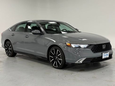 Used 2024 Honda Accord Touring image 4