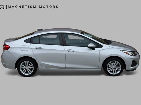 Used 2019 Chevrolet Cruze LS w/ LS Convenience Package image 3