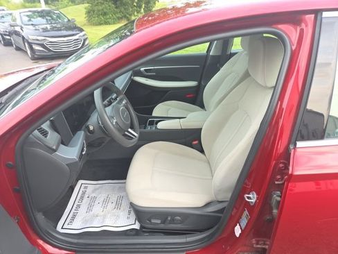 Used 2025 Hyundai Sonata SEL FWD image 11