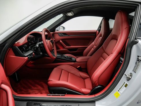 Used 2026 Porsche 911 Carrera GTS RWD image 41
