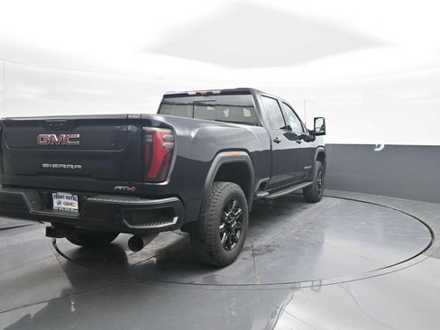 Used 2024 GMC Sierra 2500 AT4 w/ AT4 Premium Plus Package AWD/4WD image 7