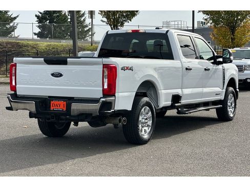 Used 2024 Ford F250 XLT image 5