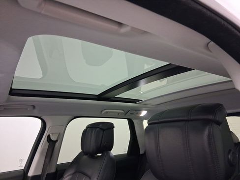 Used 2018 Land Rover Range Rover Sport HSE Dynamic image 13