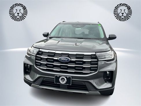 New 2026 Ford Explorer Active w/ Active Comfort Package image 2