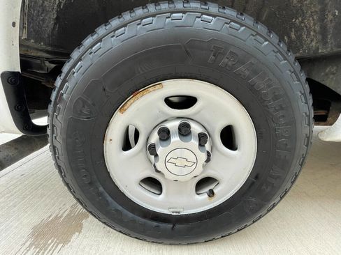 Used 2015 Chevrolet Express 2500 image 23